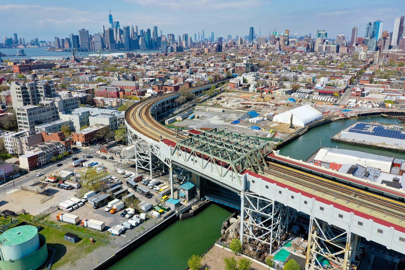 Junk Removal Gowanus: Decluttering With a Dash of Wit!