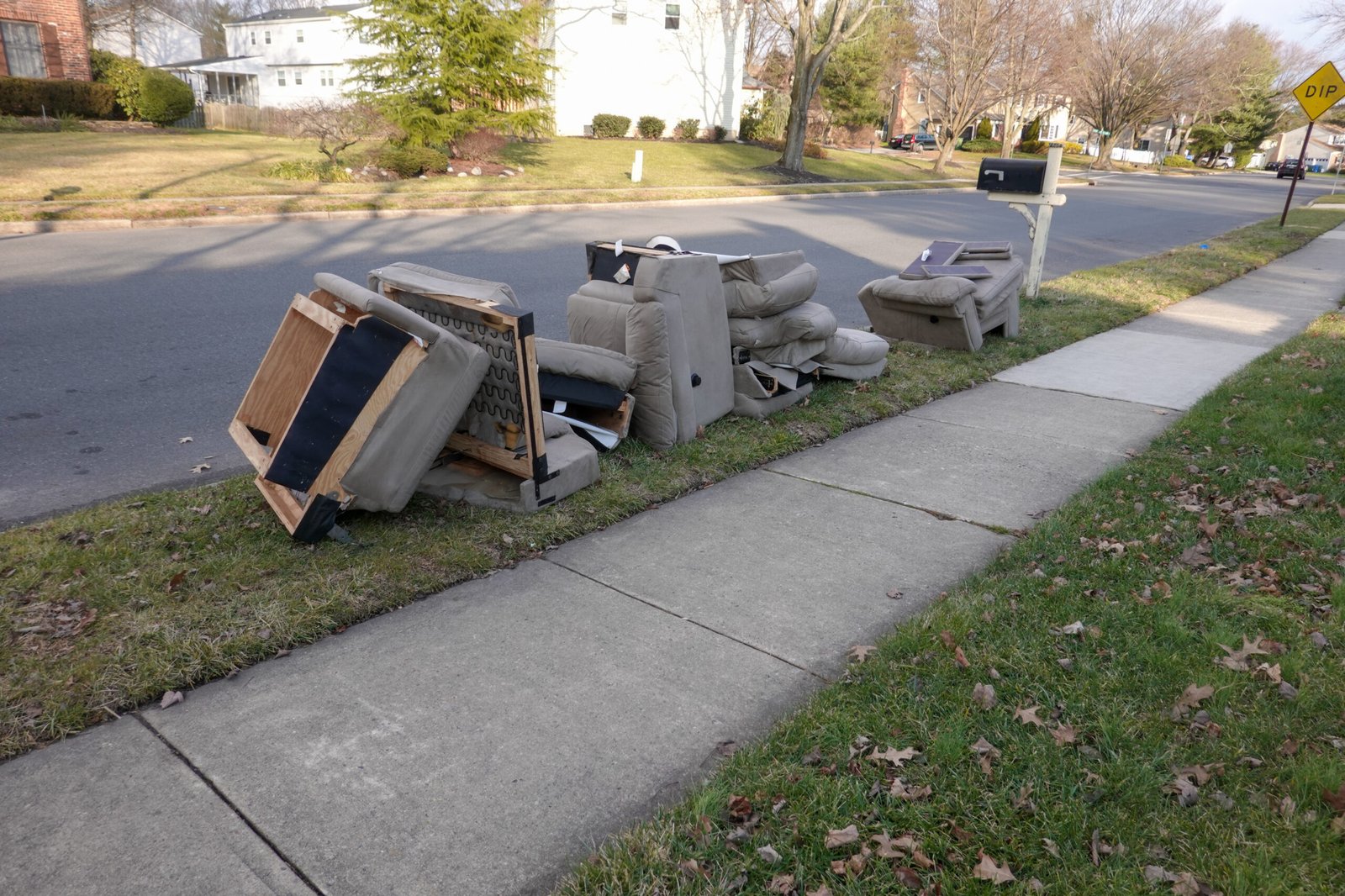 Furniture Removal: The Art of Decluttering