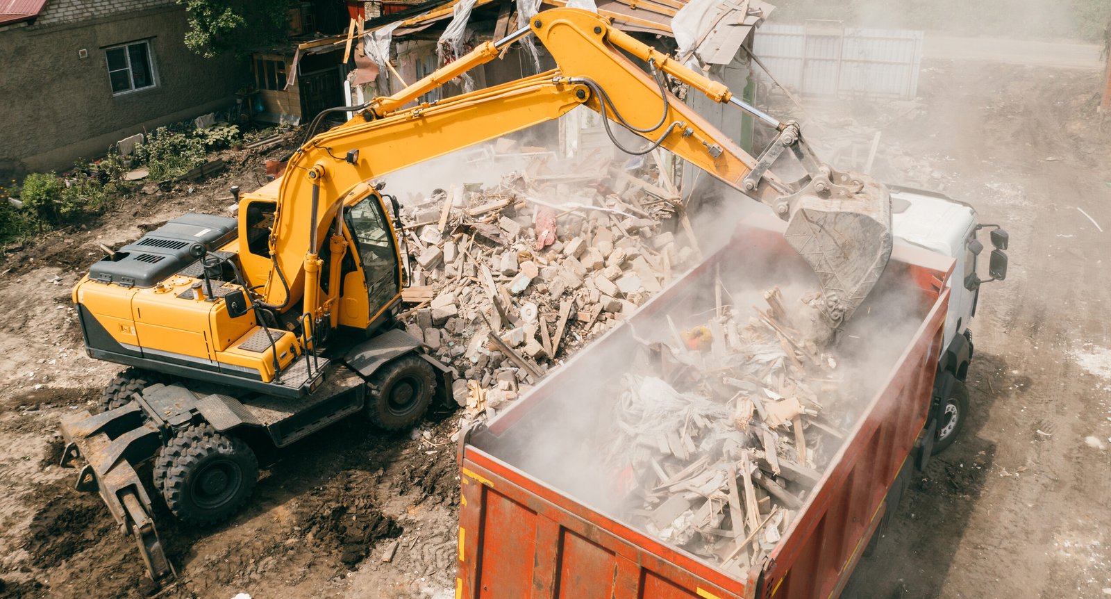 Construction Debris Removal: Go Pro and Save the Hassle!