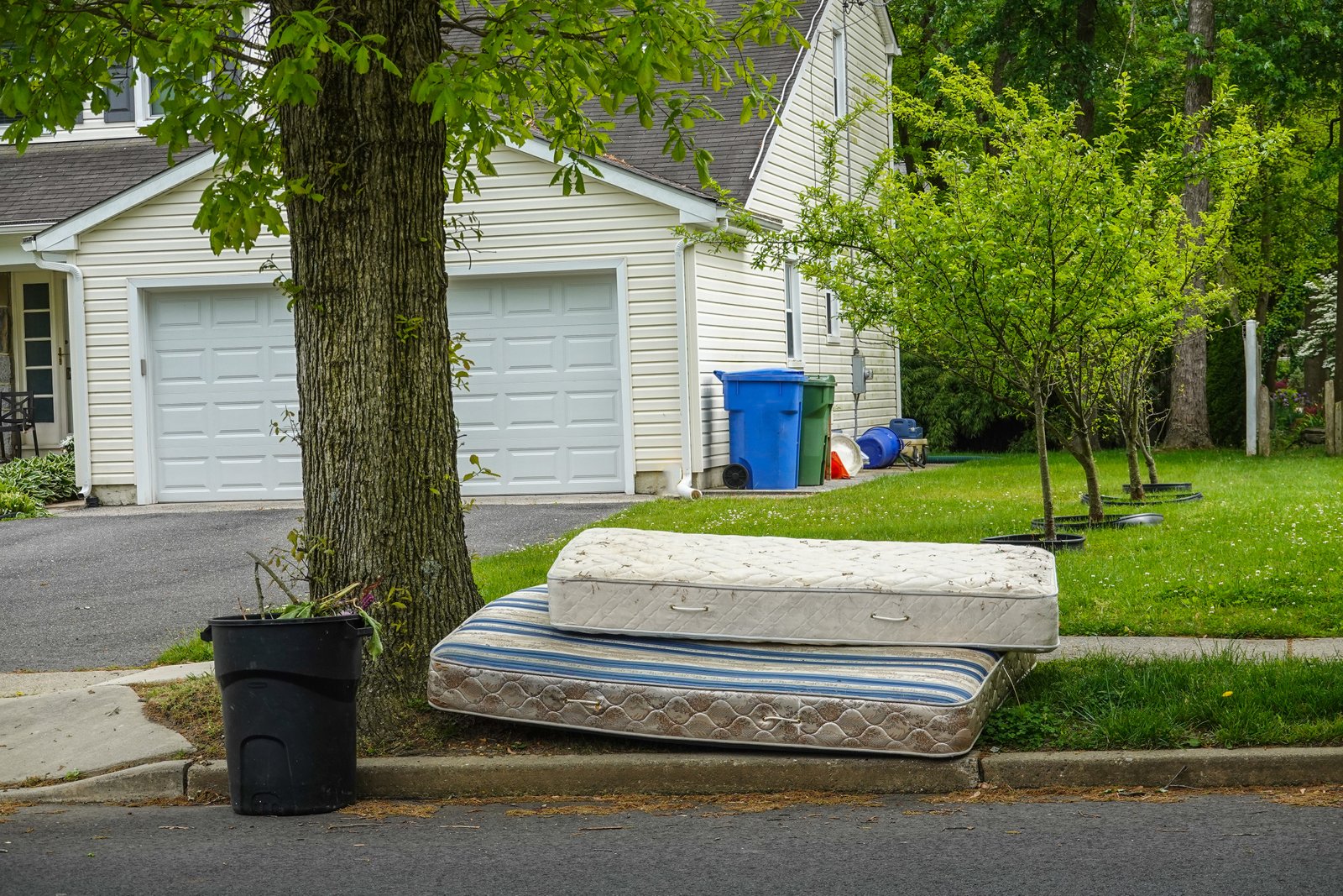 Mattress Removal: Sleep Easy with Streamlined Solutions